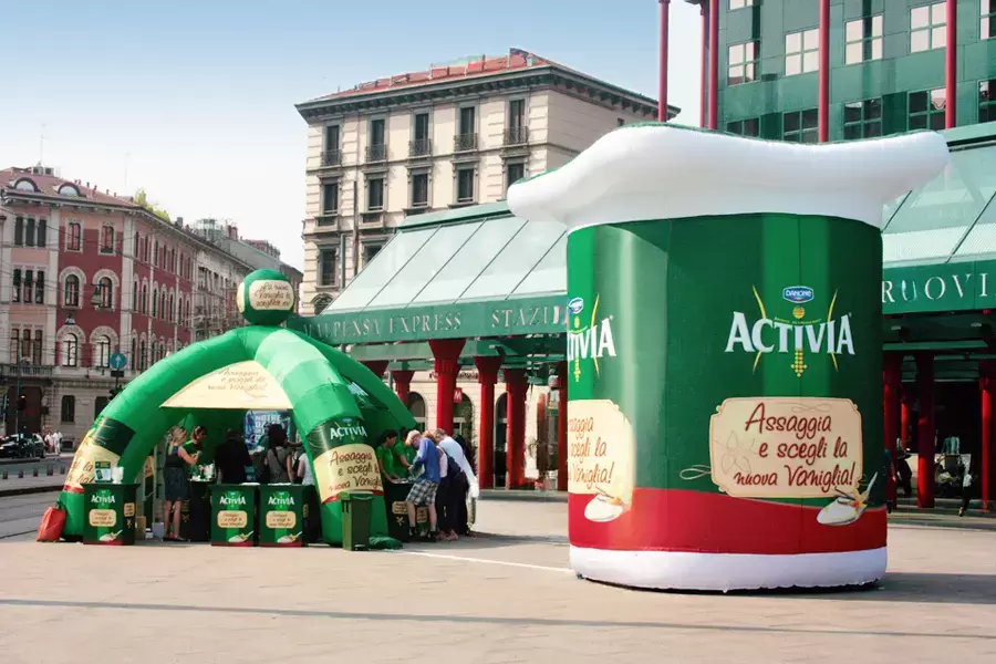 Stand e vasetto Activia Danone - Milano